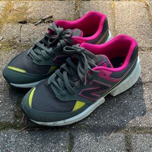 Figs New Balance Women's Athletic Shoes - Gray and Pink